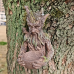 Tree Face Bird Feeder Outdoor Decor – Ancient Tree Trunk Sculpture