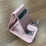 Aluminum Desk Phone Stand – Adjustable Holder for iPhone & Samsung