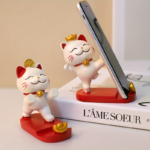 Cute Cartoon Cat Desk Phone Holder & Tablet Stand – Aesthetic Desk Ornament